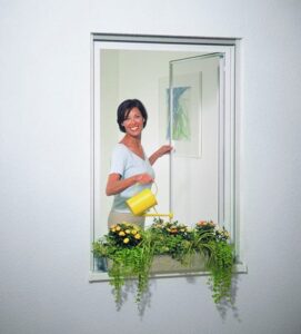 Kapı İçe Açılır Sineklik